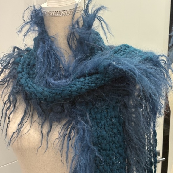 Handmade Real Mongolian Fur Scarf - Picture 3 of 9